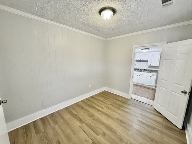 Building Photo - 2603 Carnes Ave