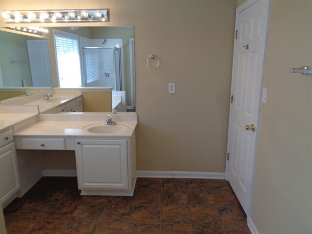 Building Photo - 140 Saddle Bridge Dr