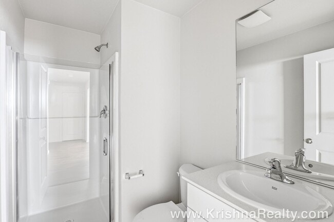 Building Photo - 5 BD | 3 BA | Brand New Construction | East Park Village | Salem Home!