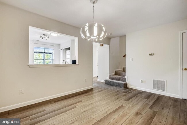 Building Photo - 13 Janwall Ct