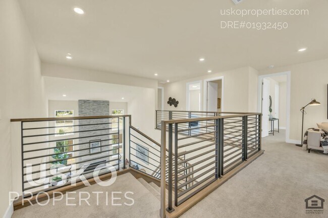 Building Photo - 7095 Soleil Wy