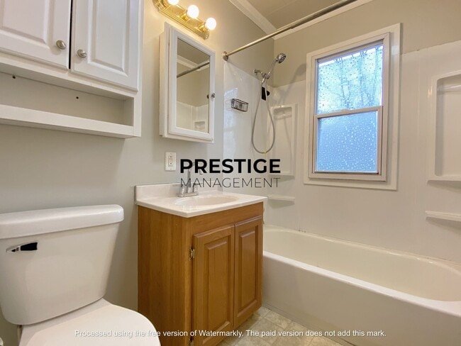 Building Photo - 3 Bedroom Home In Portage