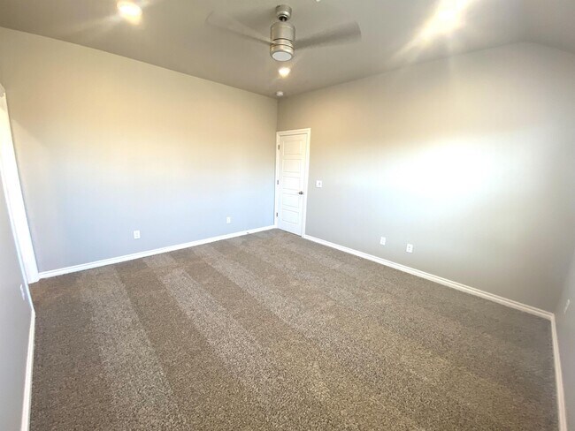Building Photo - 2740 Alice Wy