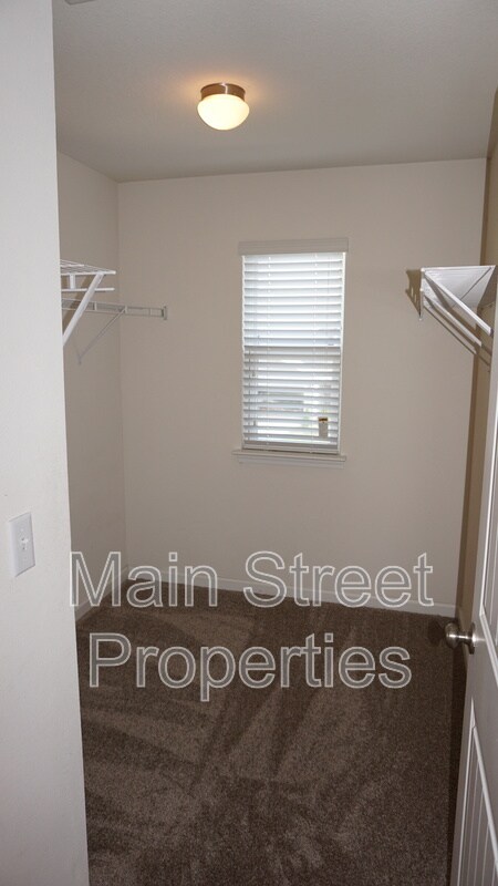 Building Photo - 2219 Waltham St