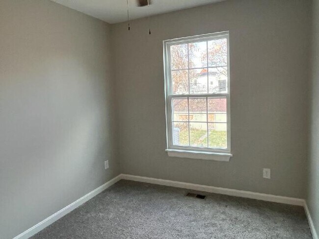 Building Photo - Shelby Park 3 bed 1.5 bath New Construction !