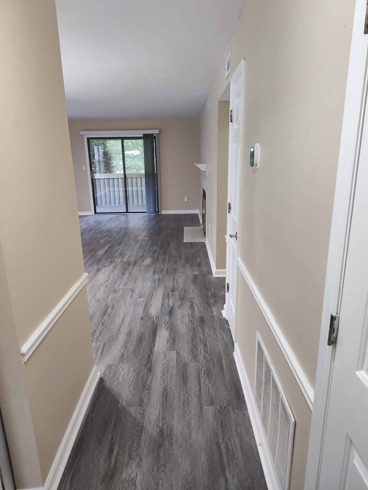 Building Photo - 301 Abbey Cir