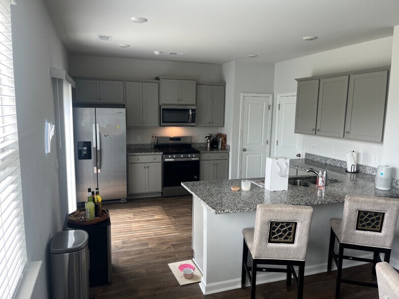 Building Photo - 121 Carolina Grove Blvd