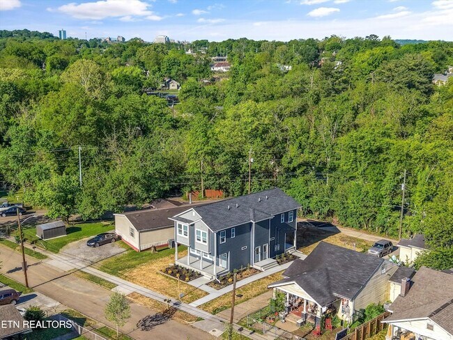 Building Photo - 2713 Tarleton Ave