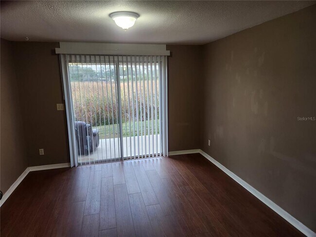 Building Photo - 1215 Skyview Blvd