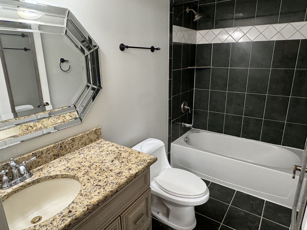 Building Photo - 6608 Edsall Rd