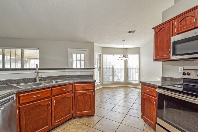 Building Photo - 13231 Braybourne Pkwy