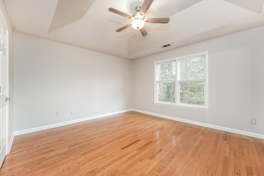 Building Photo - 2399 Morning Dew Pl