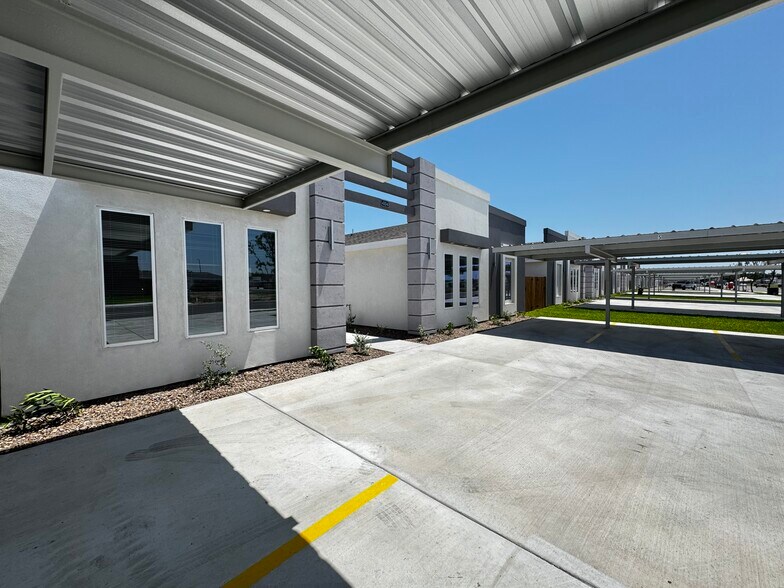 Building Photo - 4008 La Vista Ave