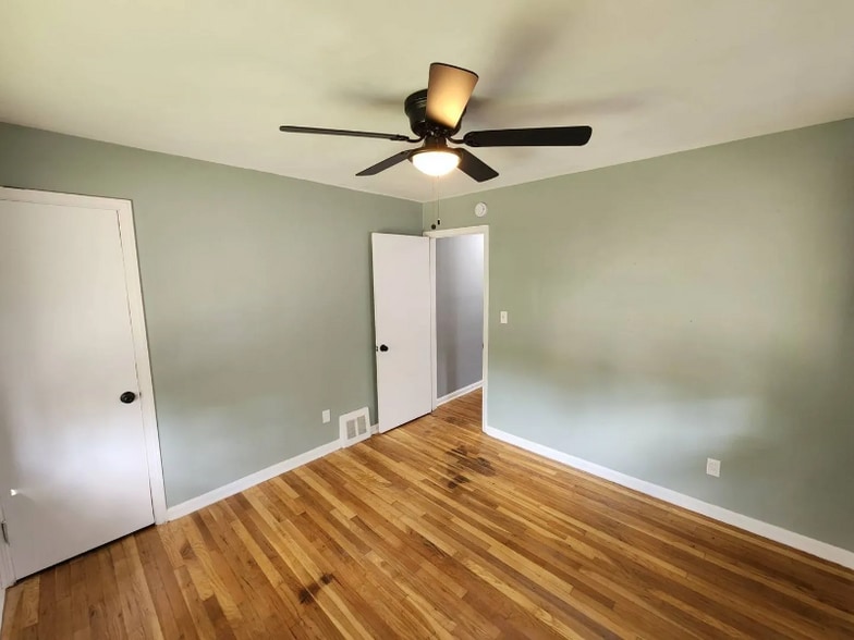 Building Photo - 11202 Mountview Ave