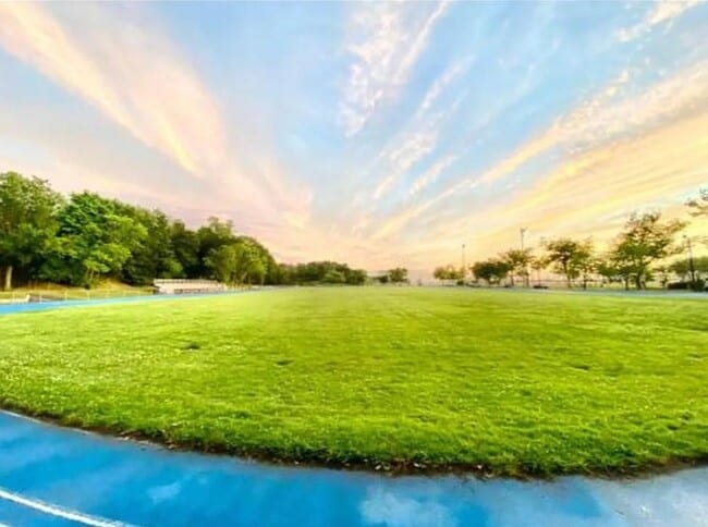 Building Photo - 122 W 39th St