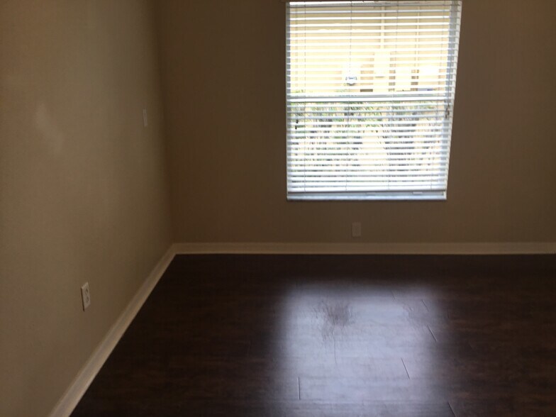 Building Photo - 15407 Telford Spring Dr