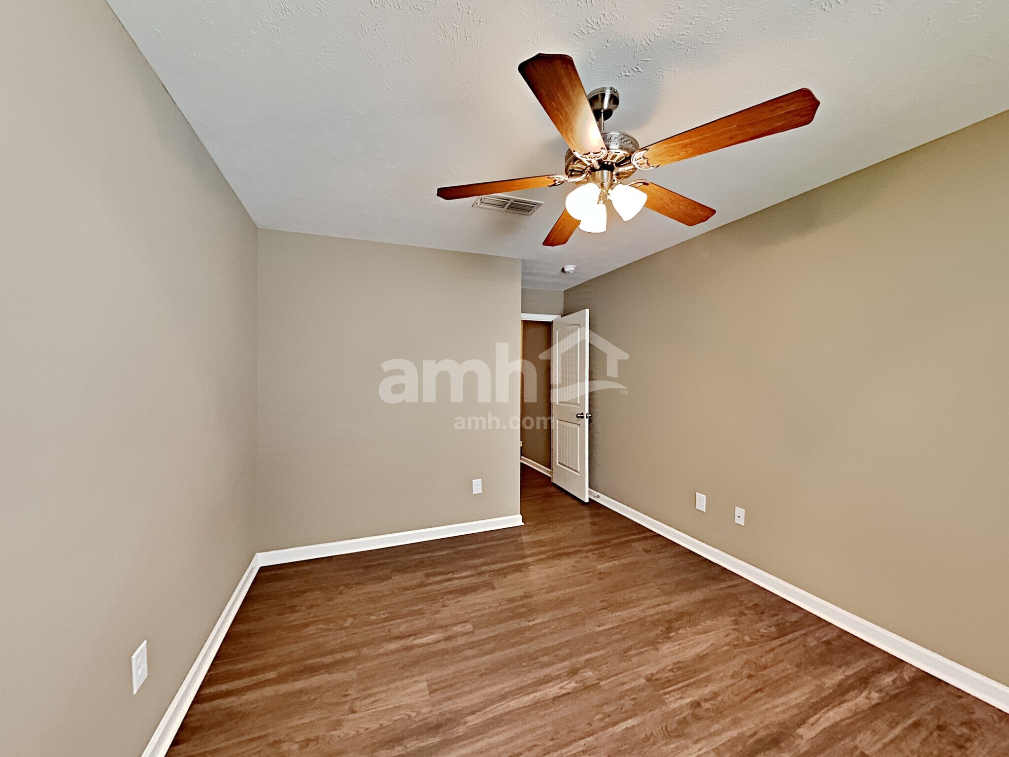 Building Photo - 1116 Selous Dr