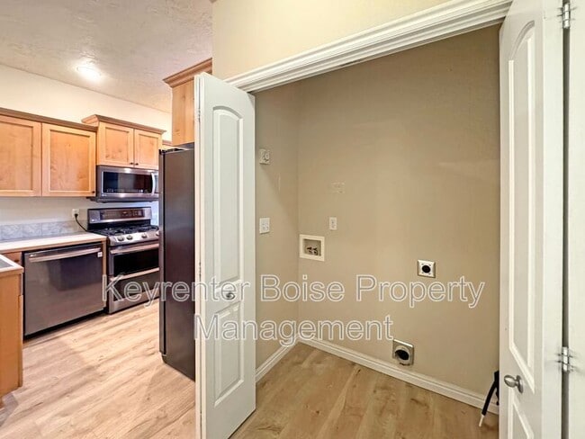 Building Photo - 1838 S Latah St