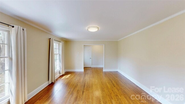 Building Photo - 6821 View Way Dr