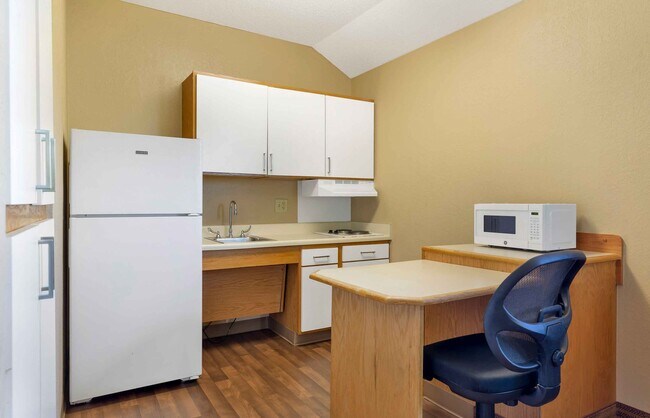 Building Photo - Furnished Studio-Secaucus - New York City Area
