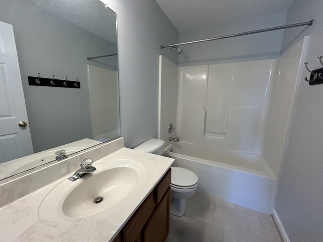Building Photo - 9917 W Midland Way