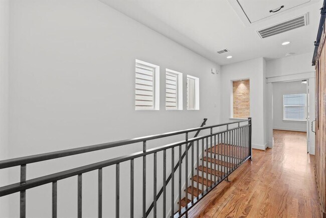 Building Photo - 4503 Floyd St