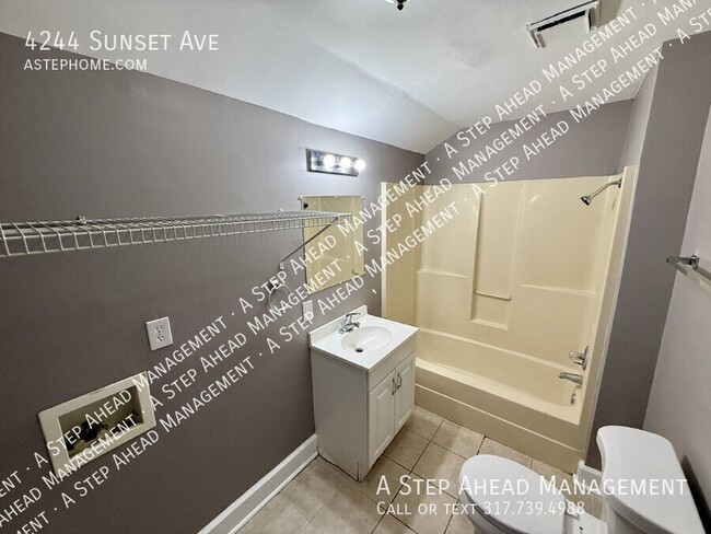 Building Photo - 4244 Sunset-3 Bed/2 Bath with bonus attic ...