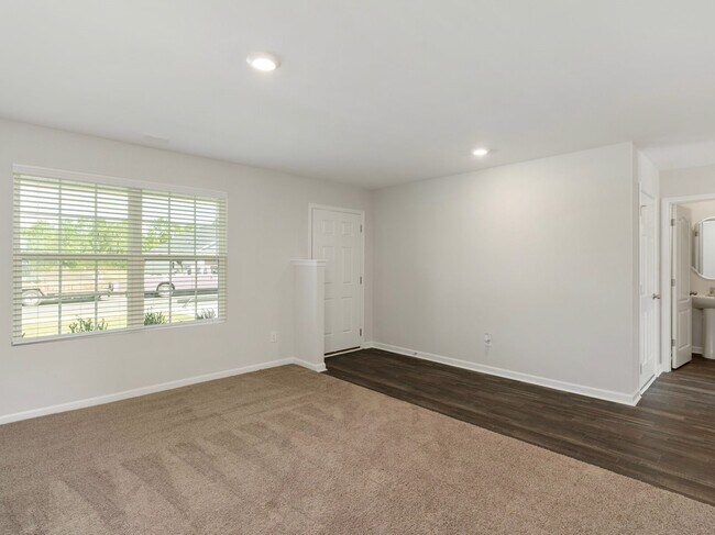 Building Photo - 7136 Cameron Trace Dr
