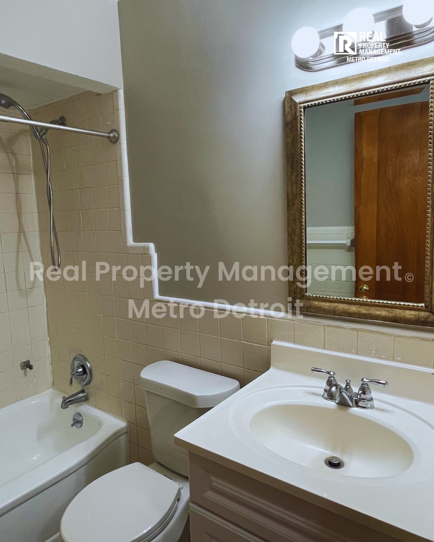 Building Photo - 2023 Ardmore Dr