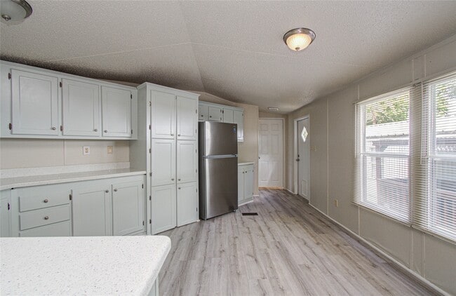 Building Photo - 13704 Lookout Ct