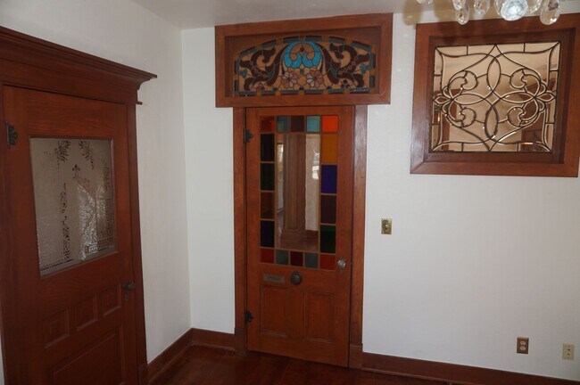 Building Photo - Stunning Historical Home in Old Towne Orange Near Chapman University