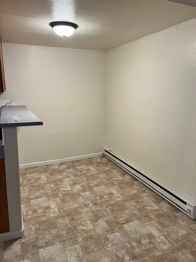 Building Photo - debd01