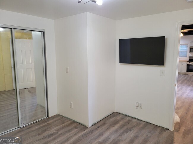 Building Photo - 3495 Tulip Dr