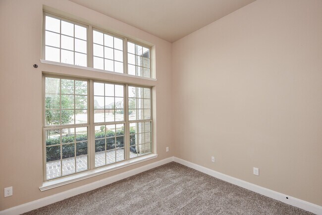 Building Photo - 10523 Texas Sage Way