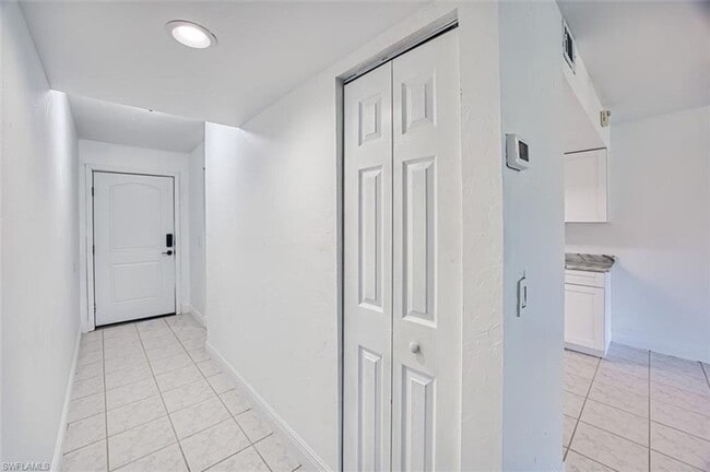 Building Photo - Newly renovated 2 bedroom 2 bathroom 1st f...