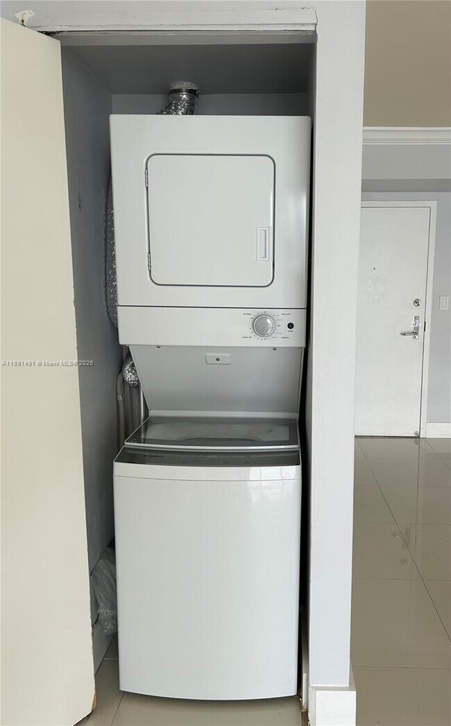 Building Photo - 3300 NE 192 St