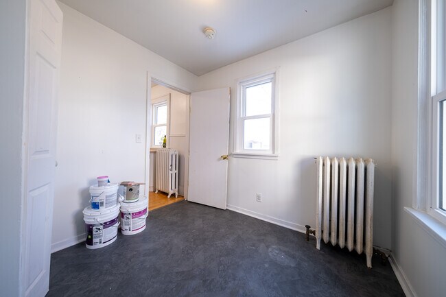 Building Photo - 3832 18th Ave S