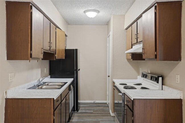Building Photo - 401 SE 12th St