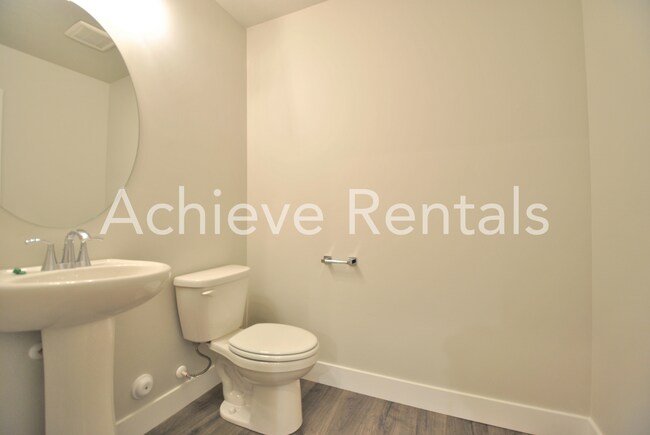 Building Photo - New Built Nibley Townhome | Neighborhood Park & Close to Schools and Town!