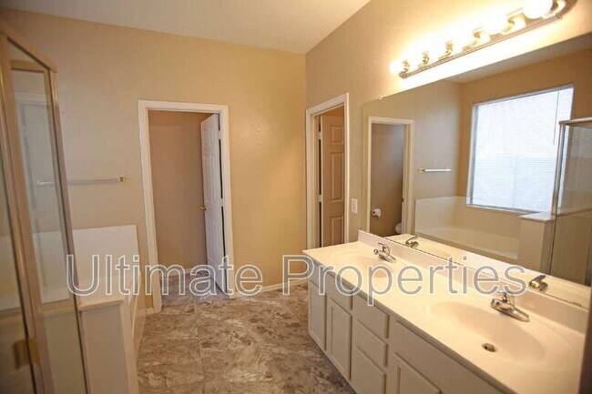 Building Photo - 15028 W Dahlia Dr