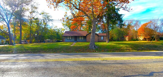 Building Photo - Nostalgic Charm Awaits - Spacious Home on ...