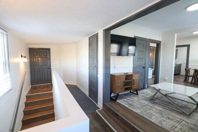 Building Photo - 3004 Marcy St