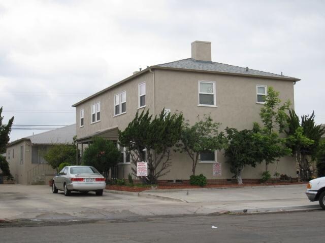 Building Photo - 4462-4468 Illinois St