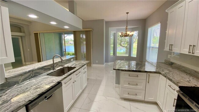 Building Photo - 4646 NW Wandering Oak Ct