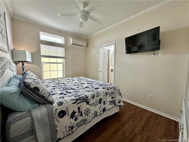 Building Photo - 437 NE Intercoastal Dr