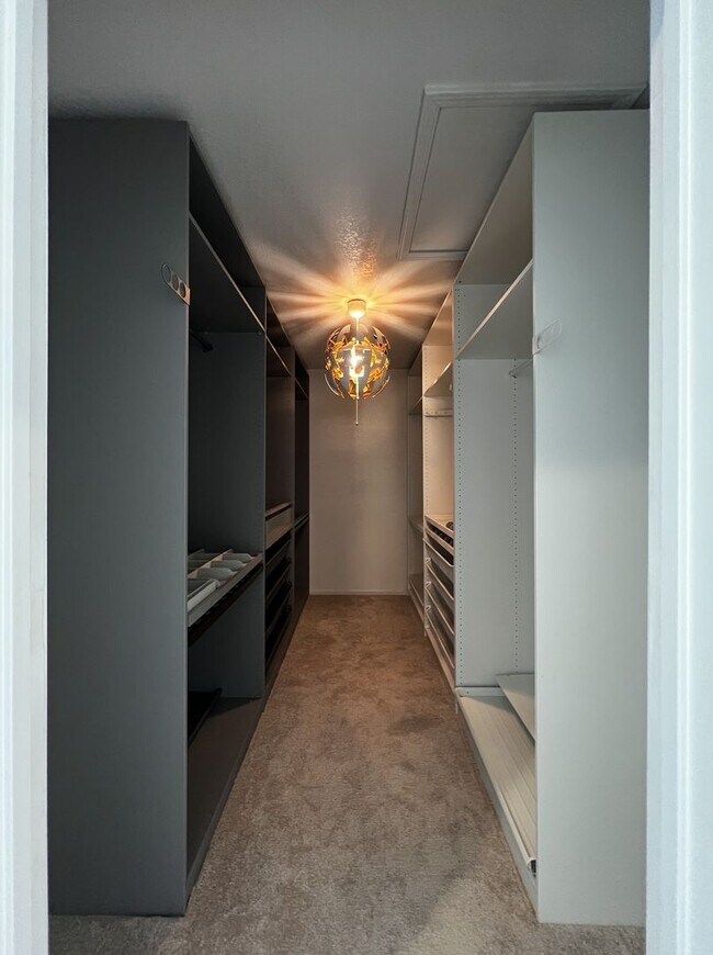 Building Photo - Beautifully Updated 3-Bedroom Home + Bonus Room with Private Backyard Retreat
