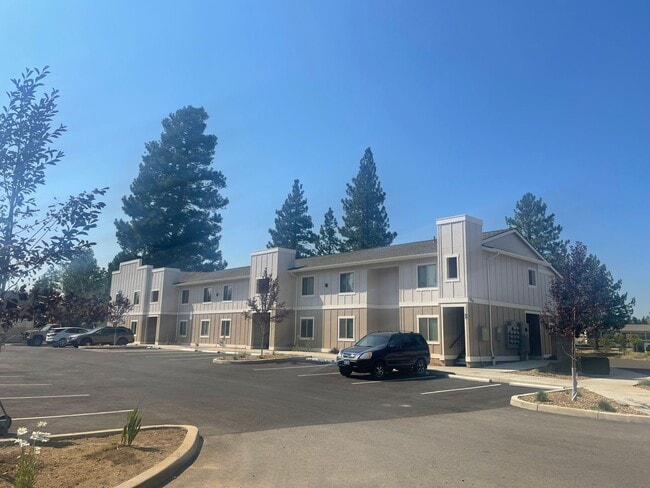 Building Photo - 940 W Felicity Ln