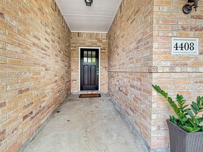 Building Photo - 4408 Dashland Dr