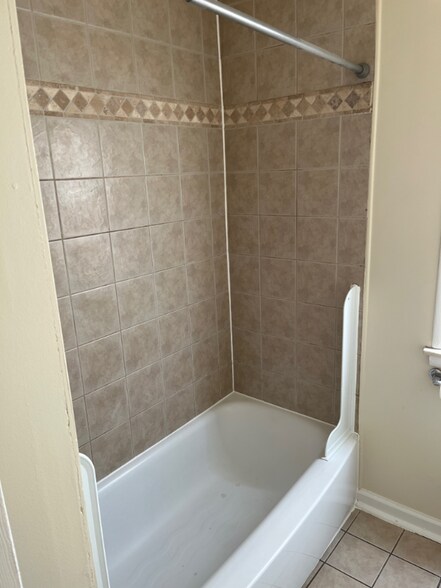 Building Photo - 3804 S Pennsylvania Ave