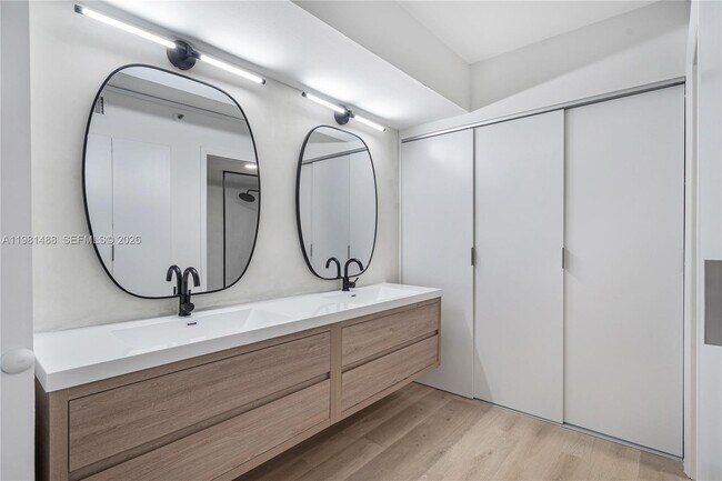 Building Photo - 19101 NE 36th Pl